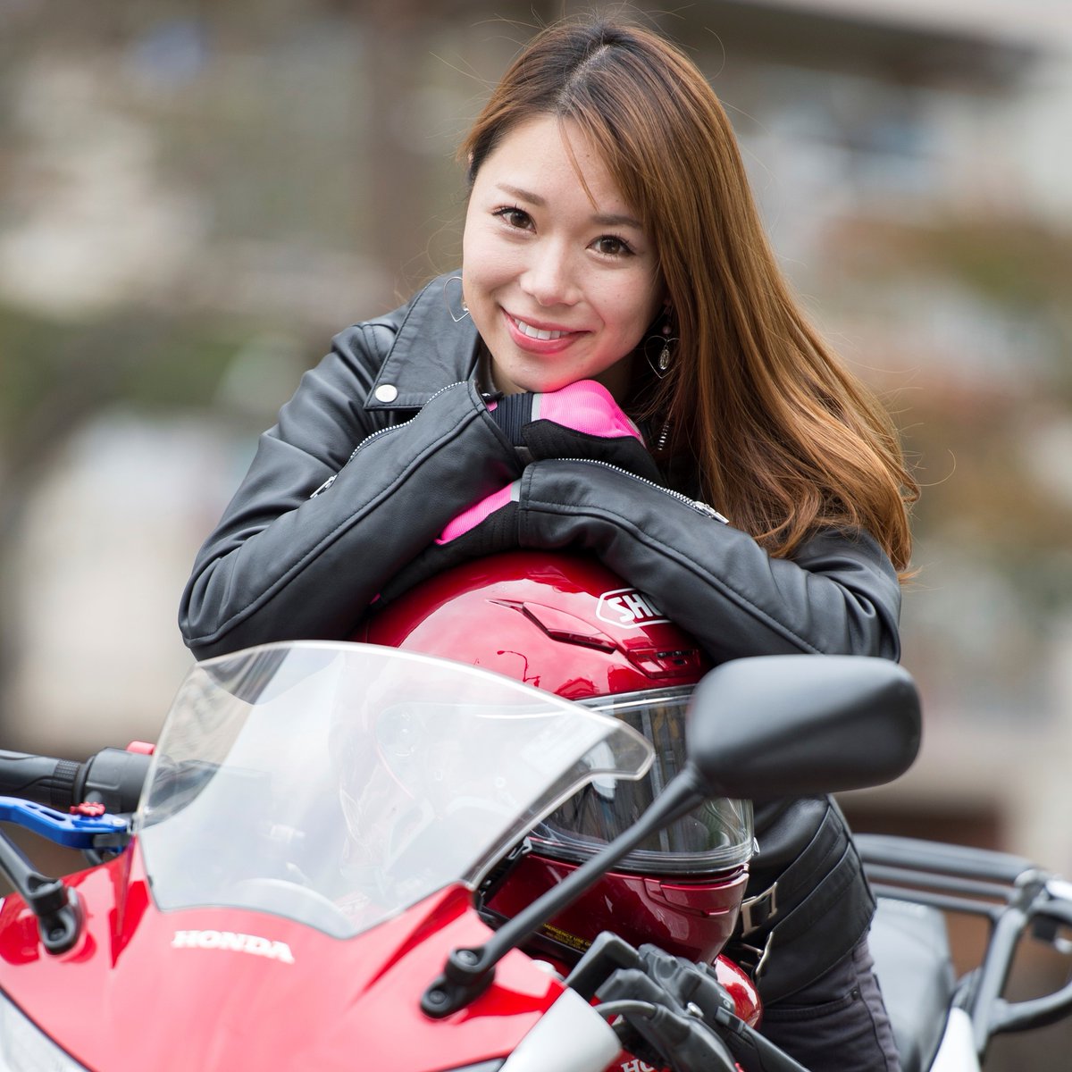 2020Rq90s's tweet photo. キャンギャルが
揃ったスーパーGT2021最終戦

今回で引退する方に拍手と感謝🙌
また新戦力の登場にも期待‼
お疲れ様でした。
#レースクイーン 
#Pitviewing
#supergt 
#引退セレモニー　
#HappySunday 😍
#働くあなたを元気にしたい
#カメラマンさんと繋がりたい　
#ファインダー越しの私の世界 https://t.co/3VYRDvdF40