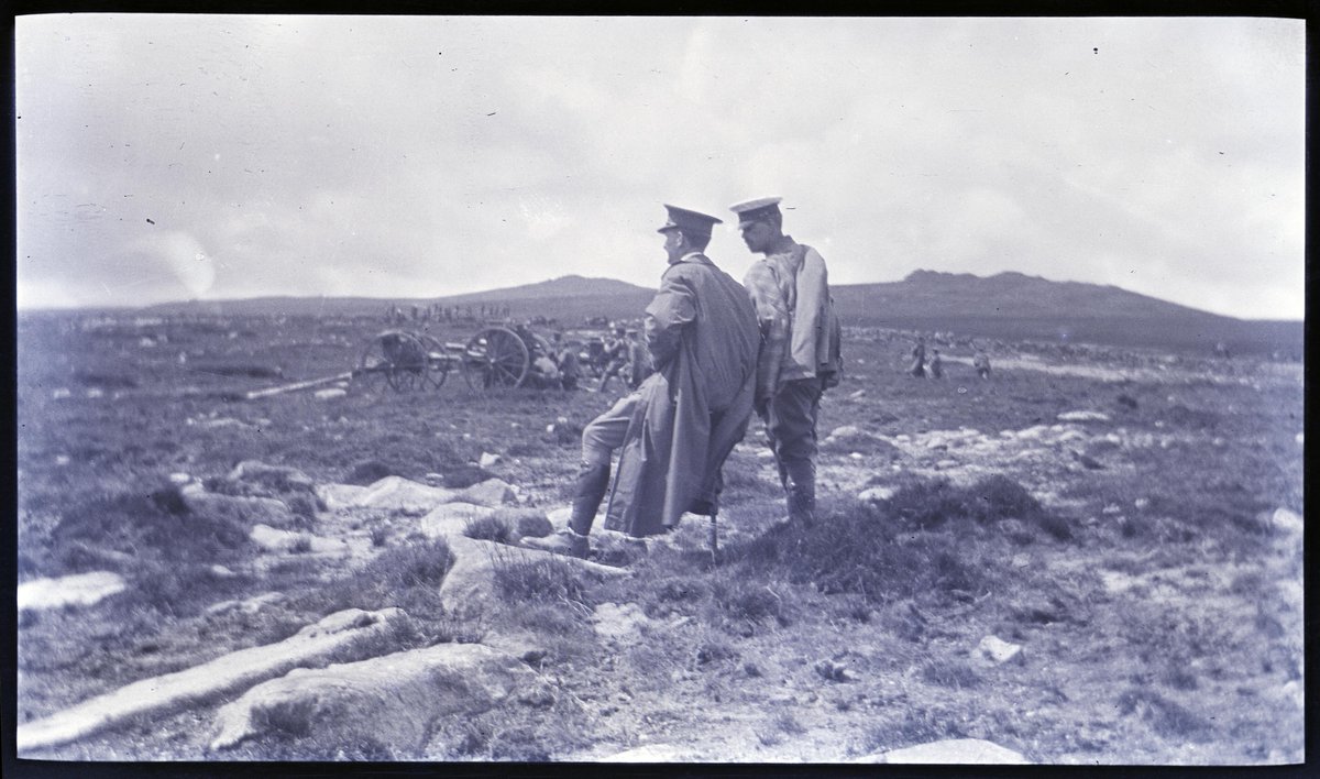armymuseumsuk's tweet photo. Explore Your Archive Week| Day 9| Watch This Space
@explorearchives

“What’s that over there, Sir?”
“Well, Digby, it looks like more items coming soon to The Ogilby Muster!”

https://t.co/aC9eGawKCV
📸: @RA_Museum collection
#EYAWeek #TheOgilbyMuster #ArchivesExplored https://t.co/PpV09777Ur