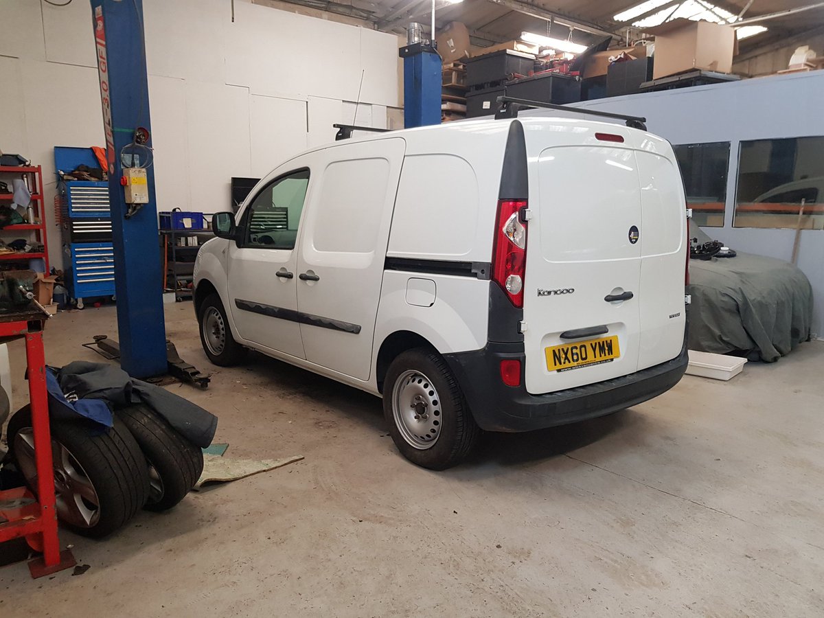 the_oily_one's tweet photo. shiny!
now, anyone need a nice little van? #not2grand (well actually on the nose I'm looking for..)
2010 Kangoo ML19 67 DCi, 132k, fresh mot, timing belt, service good tyres, Thule Roof rack. https://t.co/aSFtcZClh5
