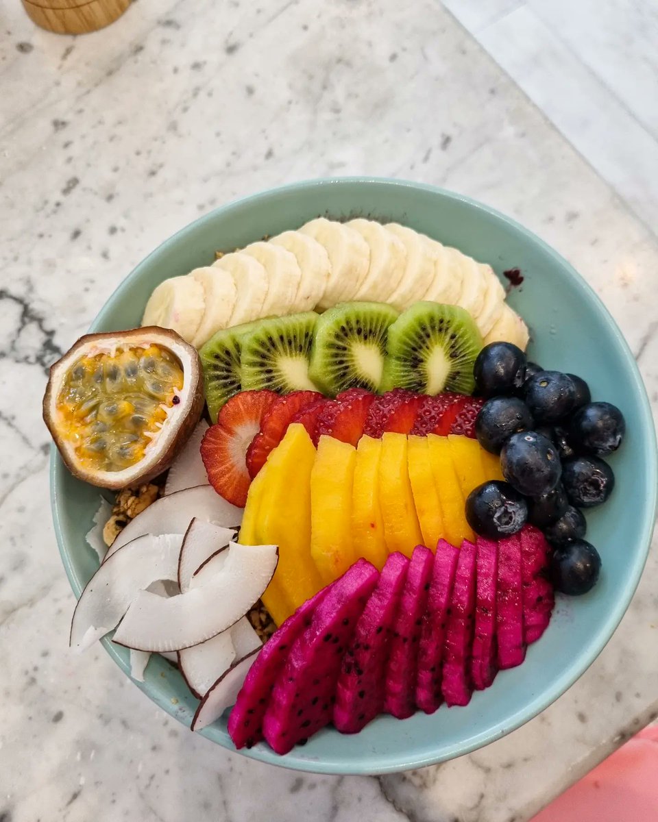 frames_of_life's tweet photo. ♥ Sunday Checklist:
□ Wake up 
□ Enjoy a colorful bowl of acai
□ Have a great day ♥
#Travel #travelphotography #travelblogger #Traveller #traveldestination #travelingram #travelbloging #traveltheworld #Foodie #Dubai #Food #framesoflife https://t.co/oyGnU47CzC
