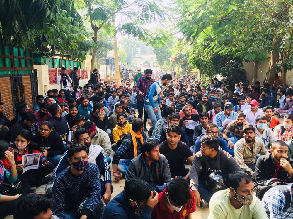 IESramteerath's tweet photo. Competition should be fare !! 
91%+ marks Cutoff for 1800 students !! 

Is it a joke for you ??#RSMSSB_JE_घोटाला 
#RAJ_JEN_घोटाला_प्रियंका_गांधी_जवाब_दो https://t.co/804Vf4y8Ua