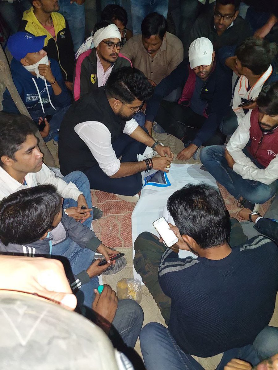 IESramteerath's tweet photo. Competition should be fare !! 
91%+ marks Cutoff for 1800 students !! 

Is it a joke for you ??#RSMSSB_JE_घोटाला 
#RAJ_JEN_घोटाला_प्रियंका_गांधी_जवाब_दो https://t.co/804Vf4y8Ua