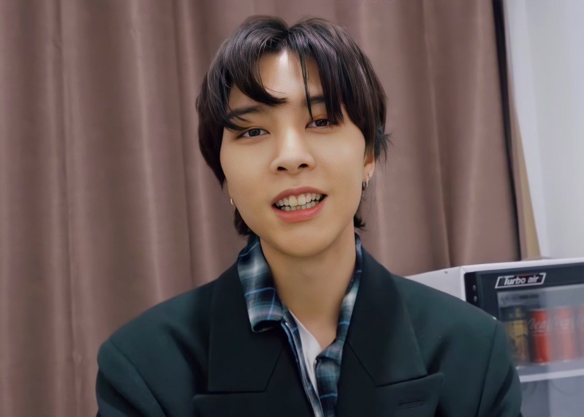 SuhLooks's tweet photo. #쟈니 #JOHNNY #NCT127 #NCT https://t.co/lPYHYVYB7E