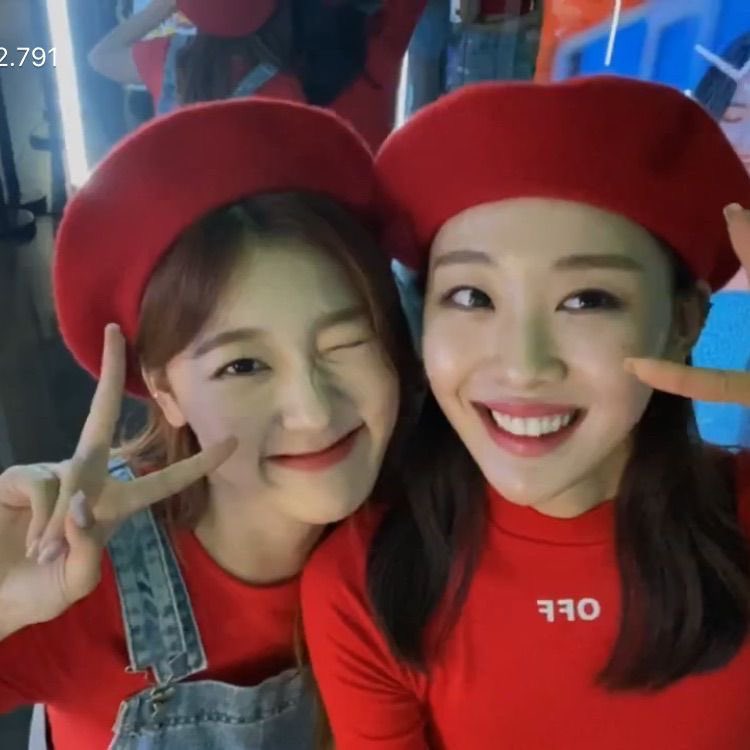 iPatChoerry's tweet photo. #4YearsWithYves 🍎♡ https://t.co/B0dVceJ3U8