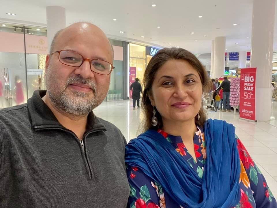 MKhawarNazir's tweet photo. فَبِأَيِّ آلاءِ رَبِّكُمَا تُكَذِّبَانِ 
الحمدللّٰہ 
شکریہ بیگم 
اللہ ہم سب کو خوشیوں کو محسوس کرنے اور ان کی قدر کرنے کی توفیق نصیب فرمائے۔ آمین 
#PackagesMall #AfshanKhawarDiary #AfshanKhawarPhotography #DrMKhawarNazir #Smile #SmileClick #ShukariaBegum #WeekendVibes https://t.co/YNkL3QFQNm