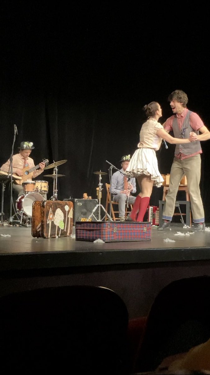 maredilavanda's tweet photo. Odlična predstava za mladičke in velike. Za vsaj malo prismuknjene in sploh. Hvala za lepo sobotno dopoldne, @presernovo 🦉✨

Čuk na palici: Svetlana Makarovič, Kulturni zavod Kult https://t.co/C4CEC9b5YD