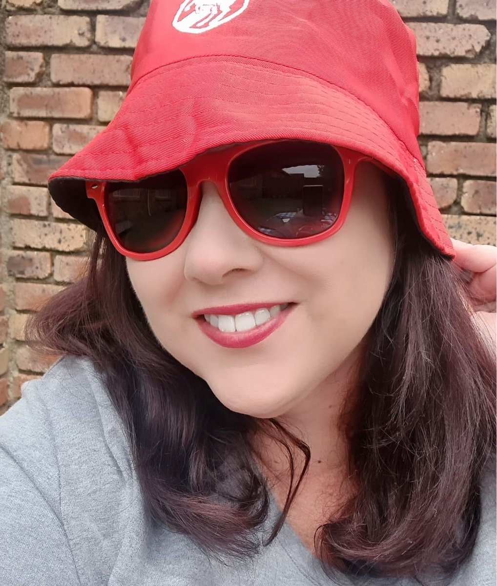 Boozy_Foodie's tweet photo. I thoroughly enjoyed  @Nadia_nakai and @OfficialTshego's road trip with @hunterscider visiting Mzansi's trendiest spots and holiday destinations!  Did you catch all the action?  Did you enter to WIN?  
#RefreshThis #RedRoadTrip #LetsRefreshThis https://t.co/ImzTX6v3hx