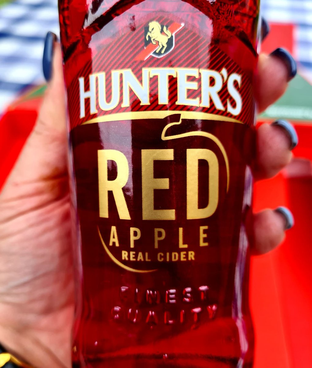 Boozy_Foodie's tweet photo. I thoroughly enjoyed  @Nadia_nakai and @OfficialTshego's road trip with @hunterscider visiting Mzansi's trendiest spots and holiday destinations!  Did you catch all the action?  Did you enter to WIN?  
#RefreshThis #RedRoadTrip #LetsRefreshThis https://t.co/ImzTX6v3hx