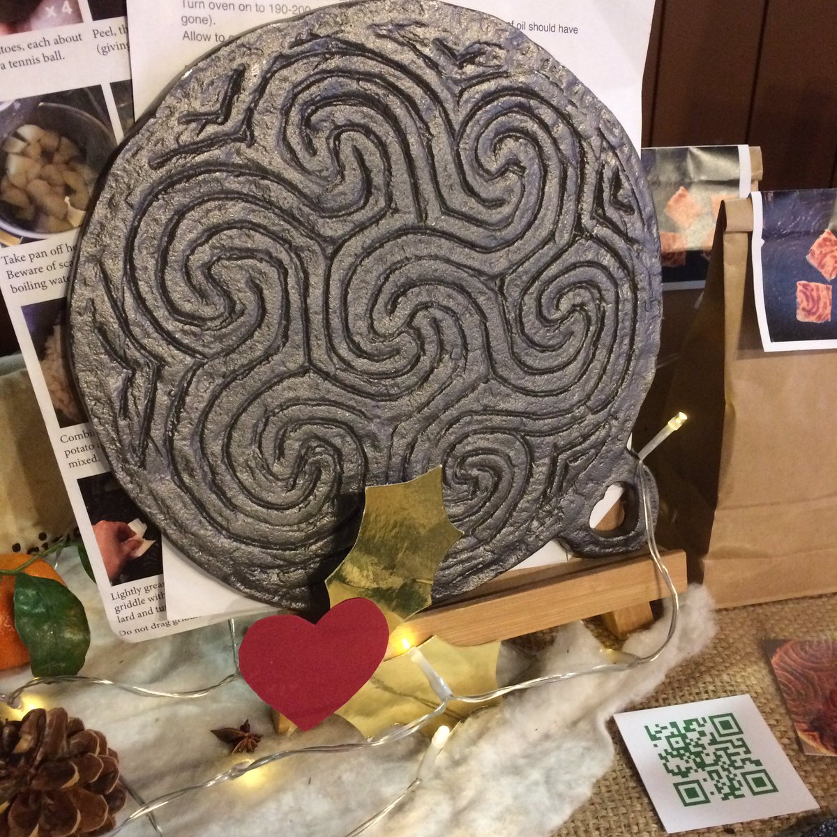 MFitzoliver's tweet photo. Time to get #Christmas gifts 🎄Will you be popping by @Middleport_Pot @nikkitalb before your #Weekend Rewind on @6townsradio? I’ll have #StaffordshireGriddles and #CelticGriddles at the ready and there are many more artisans here to delight 💫🎄🥰 https://t.co/lT6Fejtzth