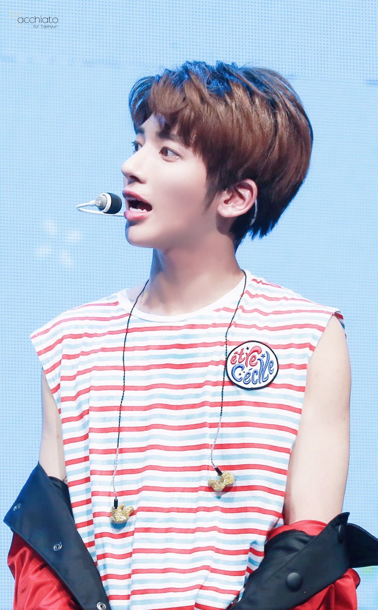 TXT_96_'s tweet photo. 筋肉うさぎと称されるジョングク先輩と同じぐらい逞しくなったカン･テヒョン #TXT #TOMORROW_X_TOGEHTER  #TAEHYUN #テヒョン #태현 https://t.co/2AX1vaeaqP