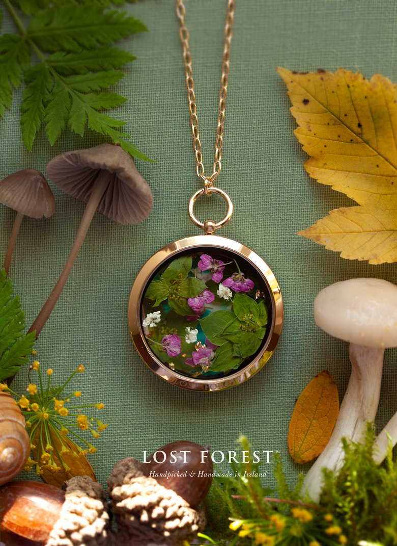 LostForestShop's tweet photo. #ShopSmall and #BuyIrish this Christmas with handmade treasures from the Lost Forest https://t.co/L8lcgXyAzk #IrishXmasPresents #IrishGifts #SmallBusinessSaturday #jewellery #IrishCraft #IrishArt https://t.co/j9OiQepUHP