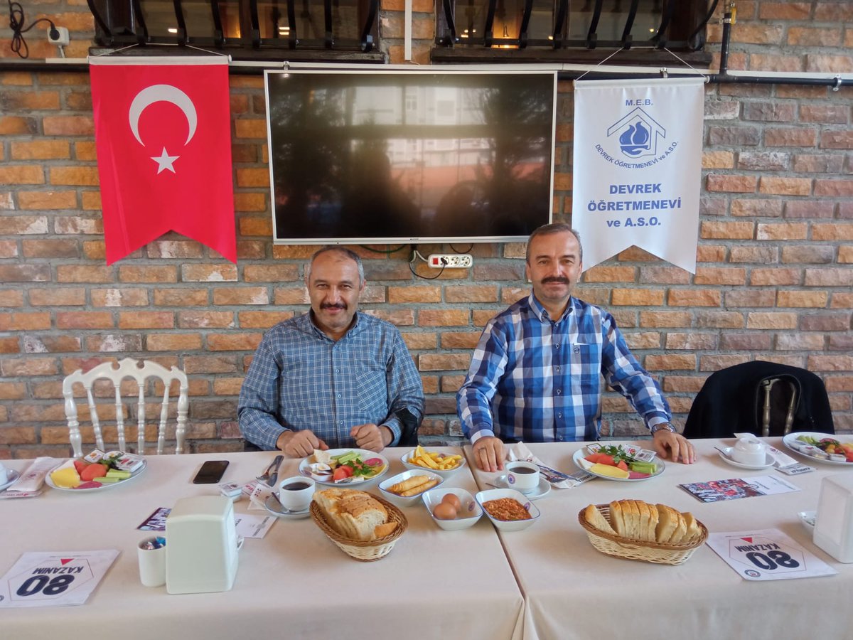 DevrekEbs's tweet photo. Devrek Egitim-Bir-Sen olarak bugün üyelerimizle ve misafirlerimizle Devrek öretmenevinde kahvaltı yaptık. Katılım çok yoğundu,bizi yalnız bırakmayan tüm üyelerimize teşekkür ederiz. @DevrekEbs @ebszonguldak @_aliyalcin_ @AlaplEbs @EgitimBirSen @KdzEbs @EbsCaycuma @Ebsgokcebey https://t.co/4I987fEyhV