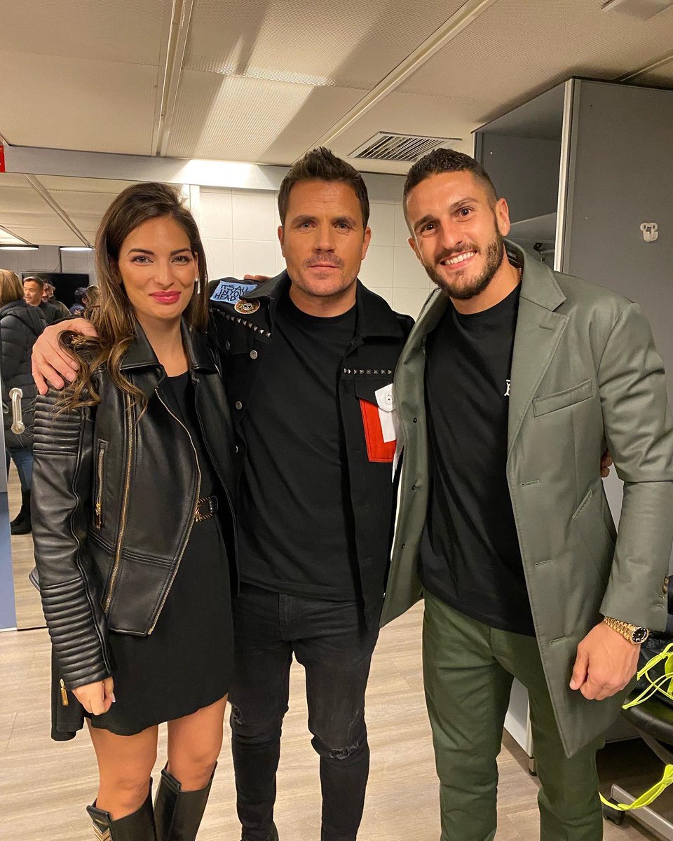 _danielmartin_'s tweet photo. Vinieron estos amigos a acompañarme en los dos primeros Wizink!! Creo que ellos marcan el destino para que la próxima sea en el Metropolitano! @Torres @AntoGriezmann #Juanfran @Koke6 @Guaje7Villa https://t.co/Mrrf3rq7v8