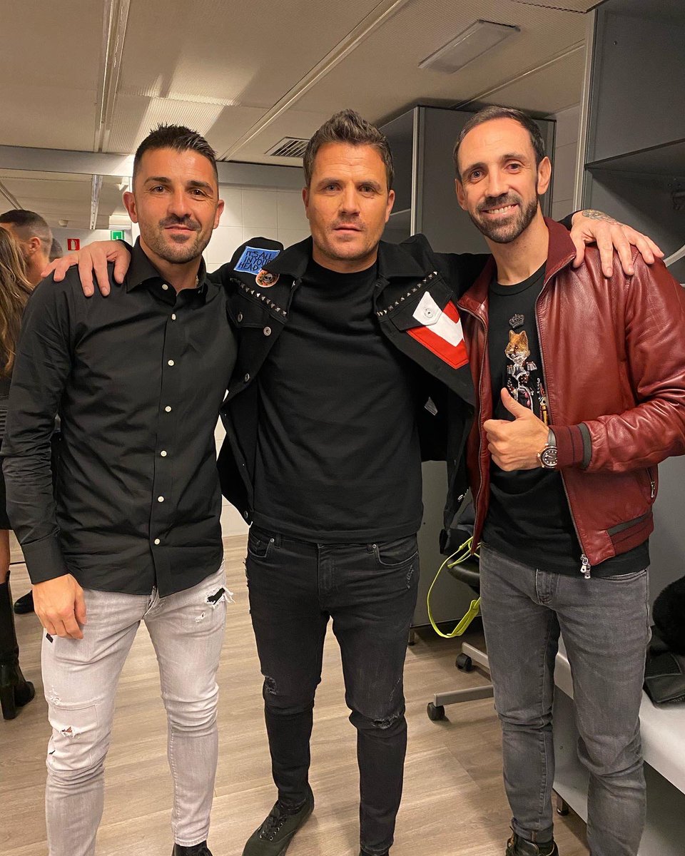 _danielmartin_'s tweet photo. Vinieron estos amigos a acompañarme en los dos primeros Wizink!! Creo que ellos marcan el destino para que la próxima sea en el Metropolitano! @Torres @AntoGriezmann #Juanfran @Koke6 @Guaje7Villa https://t.co/Mrrf3rq7v8