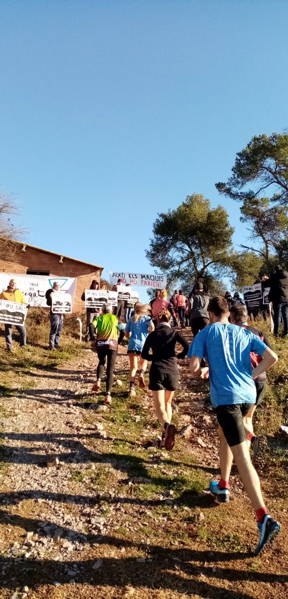 ateneurocaus's tweet photo. Avui hem estat al Mas de les Coves juntament amb Prou Sal per oposar-nos a la cursa @CampionatMaqui que participa del blanqueig que @ICLiberia està fent del runam salí. https://t.co/Ku9mbsKrzX