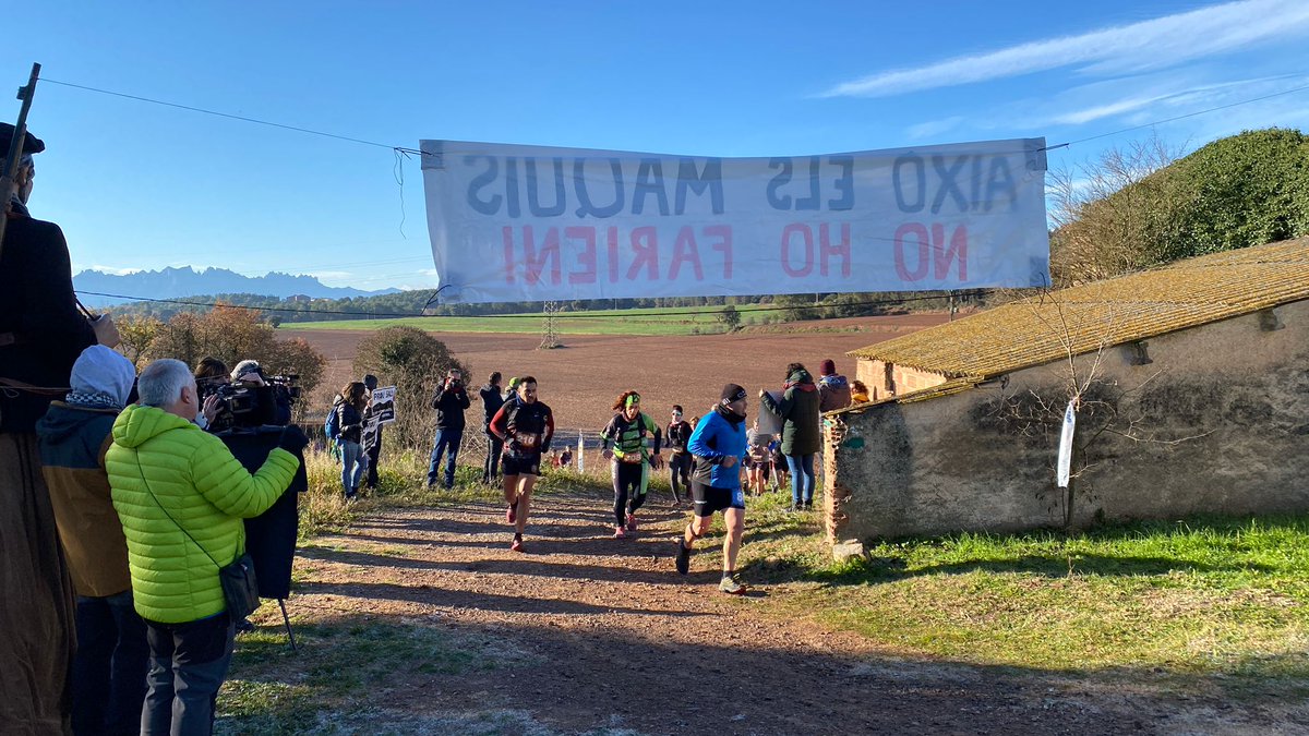 ateneurocaus's tweet photo. Avui hem estat al Mas de les Coves juntament amb Prou Sal per oposar-nos a la cursa @CampionatMaqui que participa del blanqueig que @ICLiberia està fent del runam salí. https://t.co/Ku9mbsKrzX
