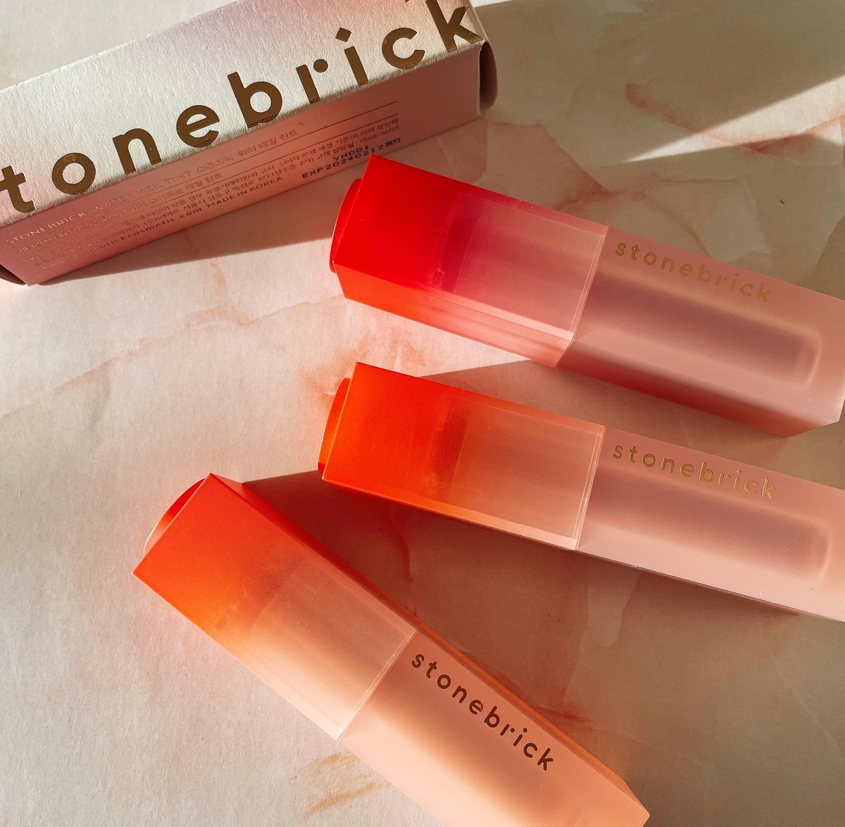 MAI07275090's tweet photo. サラサラとしたウォータリーな使い心地のティントリップ💄
✔︎STONE BRICK Water Vail Tint
パキッとした発色で色持ち◎❣️
色残りは蛍光に寄っていると感じたのでそこだけ注意。
見た目もレゴっぽくて可愛い。
#stonebrick #ティントリップ
#PR https://t.co/vdqaeG6u7Y