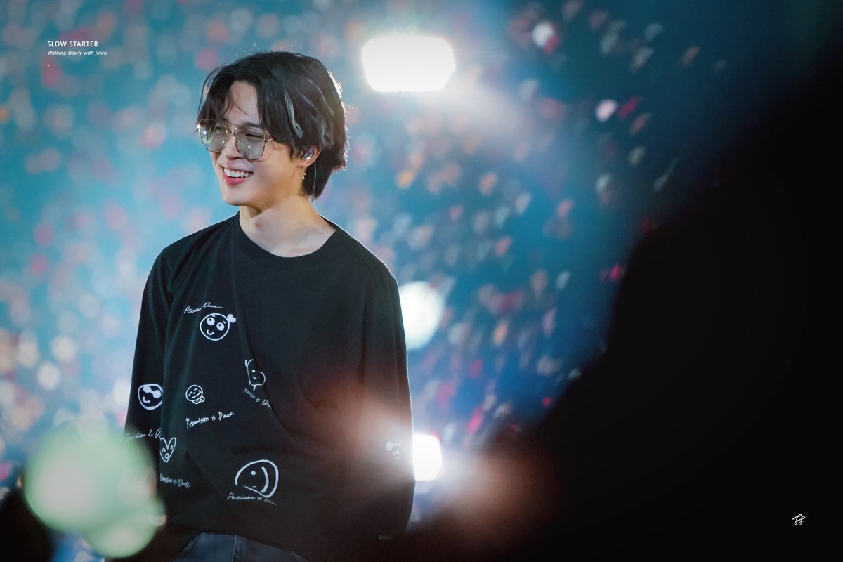 slowstarter1013's tweet photo. 211127 PTD LA HQ
지민이가 진짜 행복해하니까 저두 진짜 행복해졌어요🙂

#JIMIN #JIMINS #ParkJimin #ジミン 
@BTS_twt https://t.co/m8Q60ry2Bq
