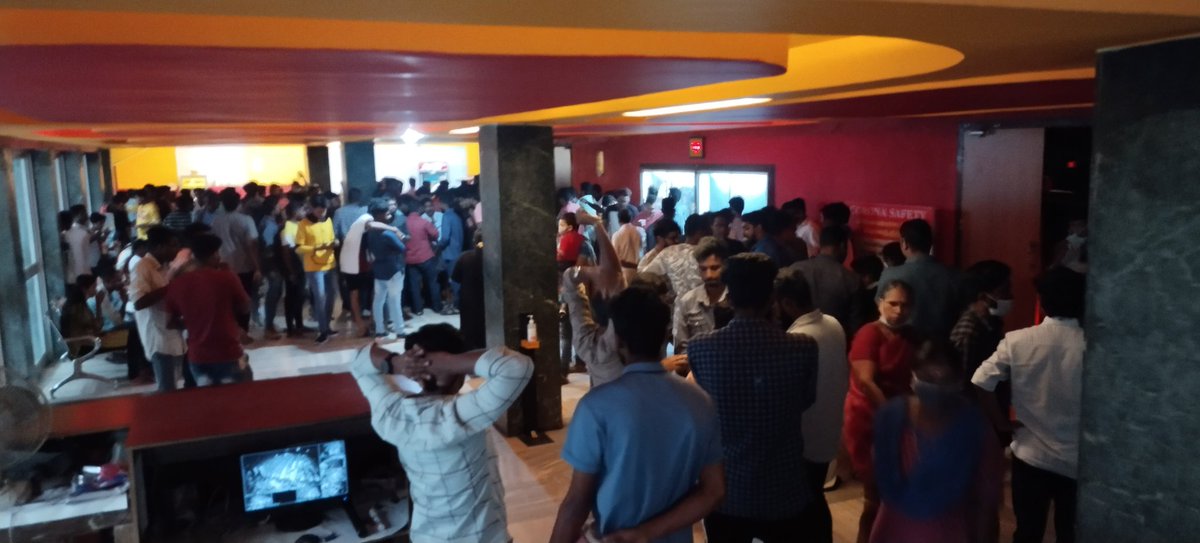 AnandCinemas's tweet photo. Back to Back House Full Shows for #Maanaadu

#MaanaaduBlockbuster
#MaanaaduAtAnandCinemas https://t.co/ACN2znKXhj