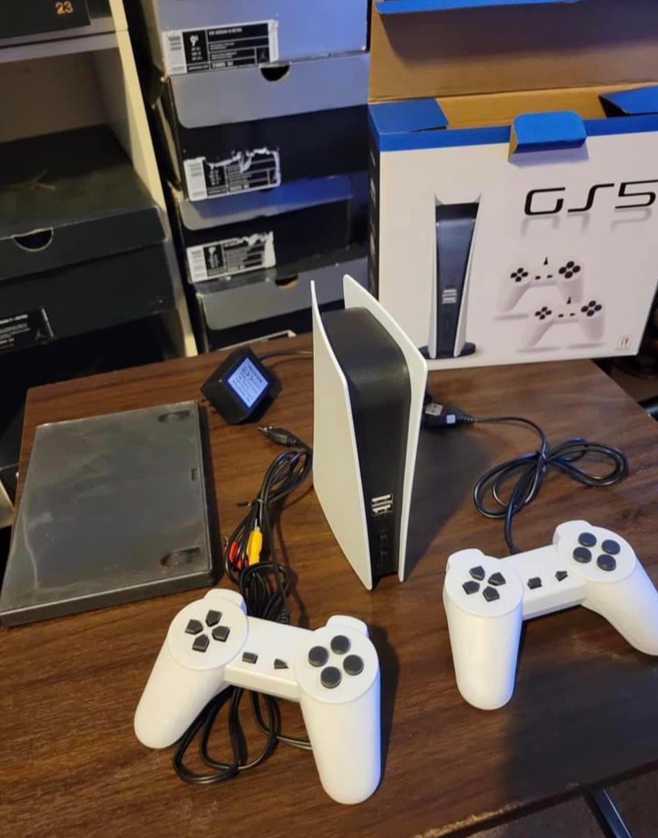 SuicidalTommy's tweet image. Got my ps5 finally 😌