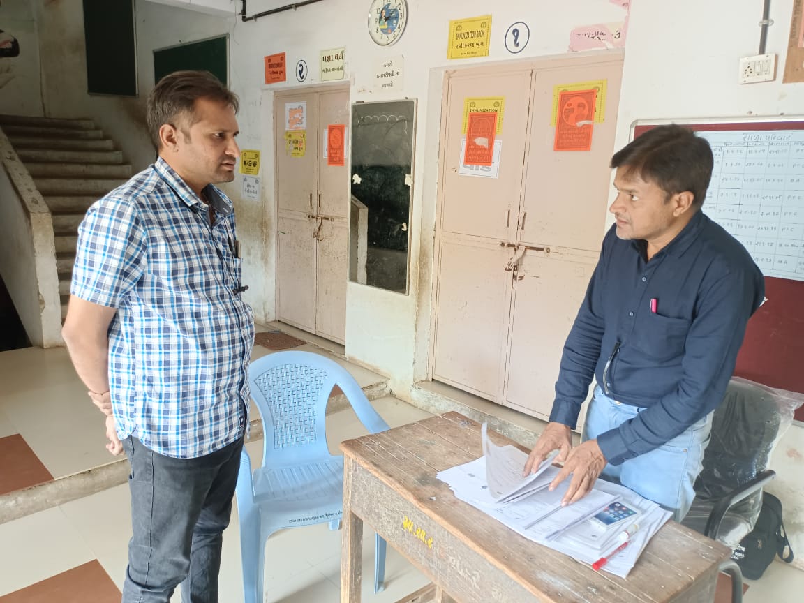 DeoArvalli's tweet photo. SSR-2022 28-11-2021
Polling Booths visit of EROs &amp;AEROs
@CEOGujarat @CollectorArvali @CollectorArvali @ECISVEEP https://t.co/TzYep3CSdy