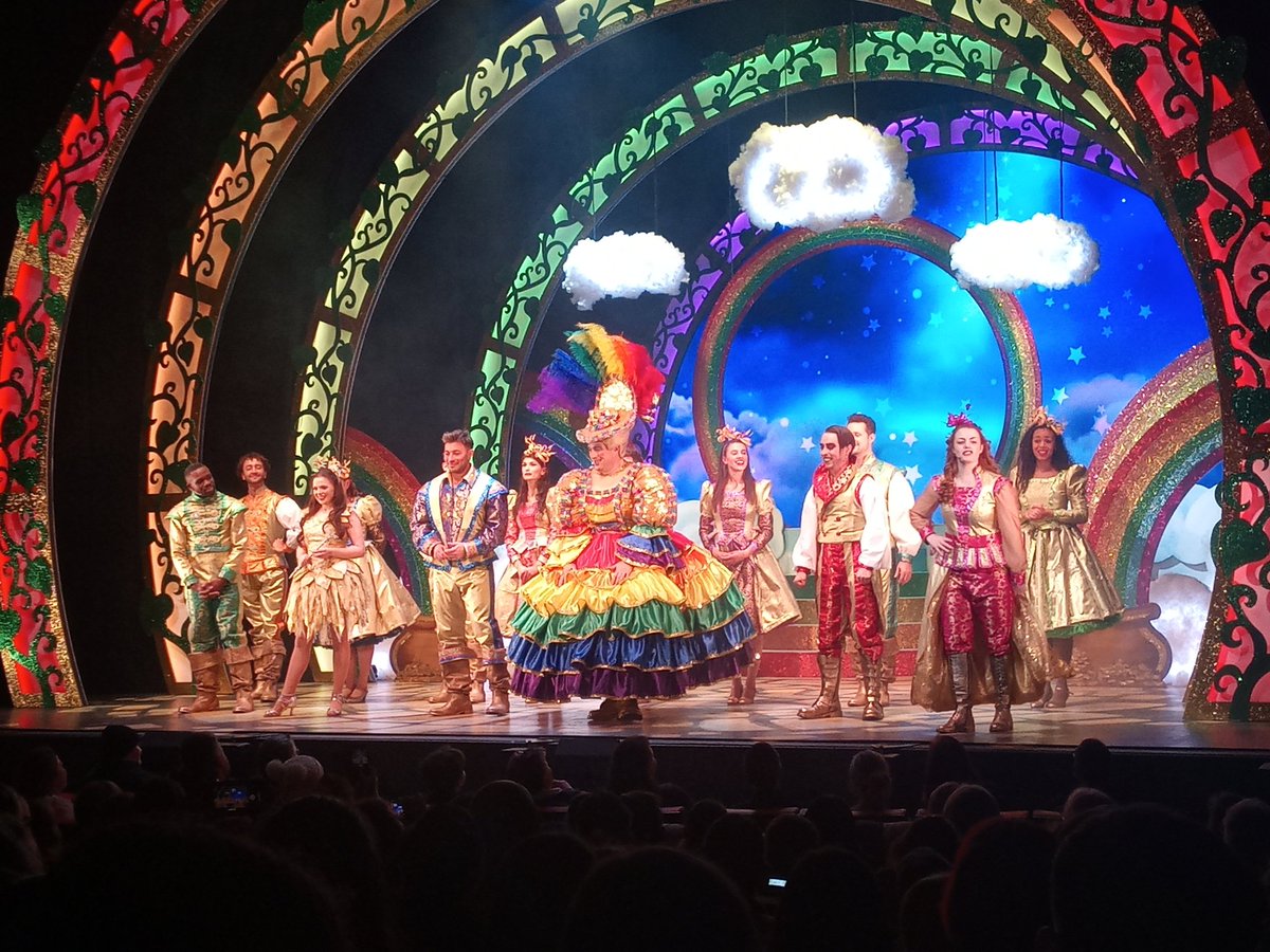 KellyWright12's tweet photo. @marlowetheatre Wow!! Another amazing panto with an incredible cast. Thank you for bringing this wonderful tradition back. @ben_roddy was fabulous as always and please bring @MarcPickering  back every year as the villain. We love him and his accents. https://t.co/JV0eAlwKW5