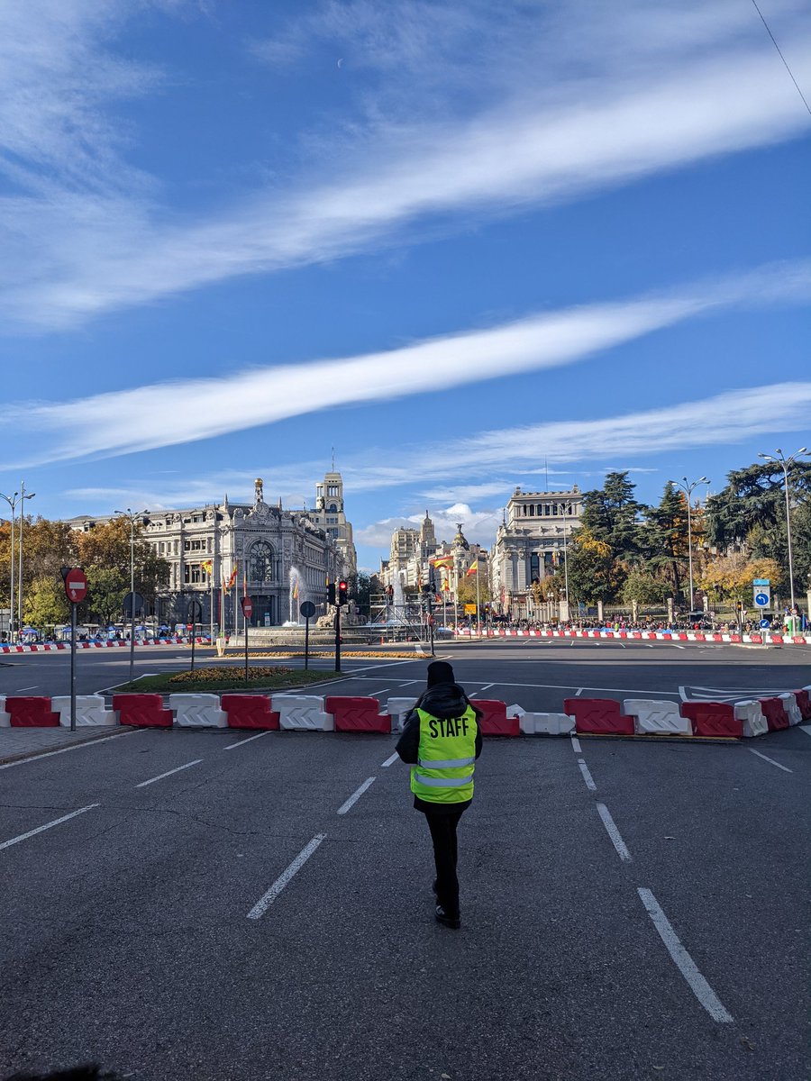 yre_mar's tweet photo. #RedBullShowrun 👏👏👏 https://t.co/D4dk2JCGpK