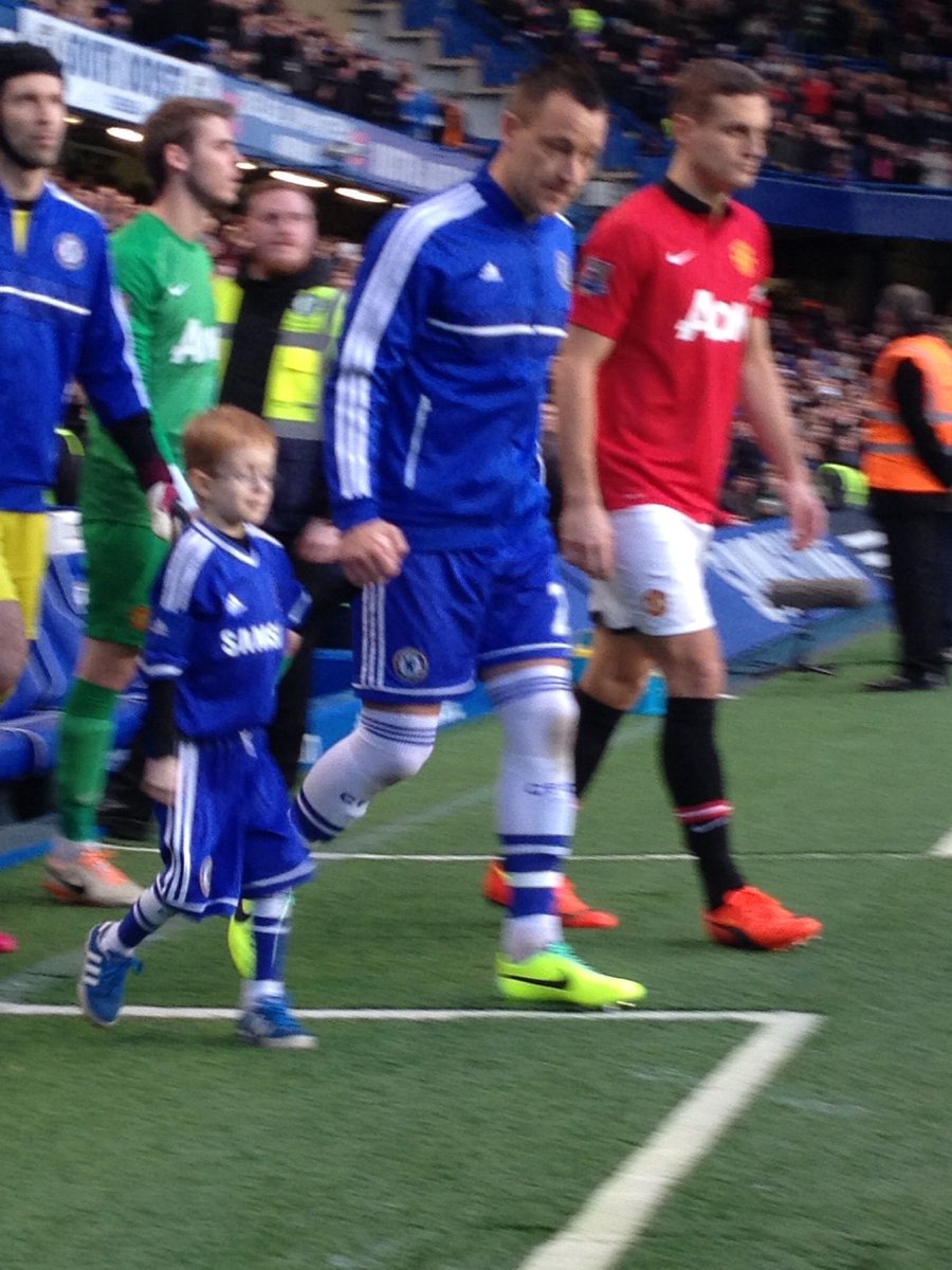 Always a special day playing Man Utd.
Memories that will last forever ,walking out with Oscar who had his final wish to walk out and be mascot💙💔
I know he will be watching over Stamford Bridge today 💙⚽️
Miss you mate.
Me and Your Dad will come and see you soon. 💙