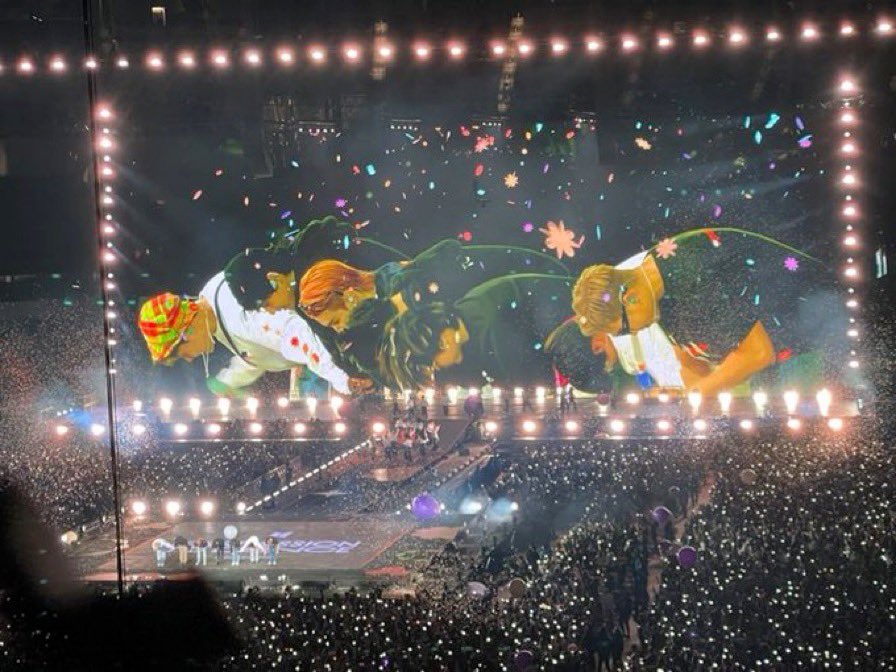 vhopls's tweet photo. por último quero deixar essas fotinhas ot7 aqui pra lembrar vocês de se cuidarem e se alimentarem bem, beber bastante água e ser amar sempre. se você não pôde assistir ao show, não tem problema! nunca teve ok? creio que logo algum anjo de deus disponibiliza p assistir. bjs<3 https://t.co/aAlMn1Wh1W