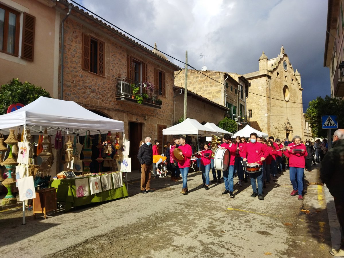mirgual's tweet photo. 🍄 Ha estat un plaer assistir a la #firademuntanya de Bunyola. Una oportunitat per conèixer els valors no només naturals sinó també culturals d'aquesta terra. Us anim a visitar-la! 
 
👏🏻Gràcies per la convidada i bona fira! https://t.co/O2blD2JxGZ