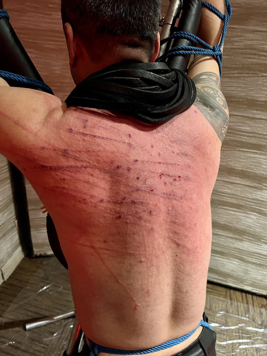 MistrQ_fs's tweet photo. Haven’t done this level of whipping for a while and you don’t say no to a world-class player when the opportunity comes up… it was just a bit inconvenient having to wear a t-shirt to the dance party afterwards ;). #CLAW21 https://t.co/CC1Vp0YLtO