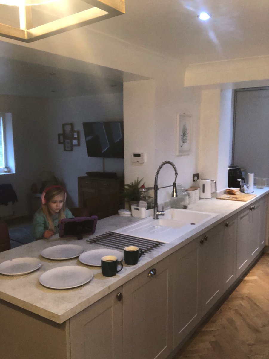 ben_kay8's tweet photo. Could get use to these Sundays with no footy 
Fresh morning walks around the back of the house followed by a cooked breakfast with us all sitting down together #doesnthappenoften 
Then waiting for a Sunday dinner cooked by @LaurawoodKay 
And a few matches on the TV in between 🤣 https://t.co/LO7QZBe3gI