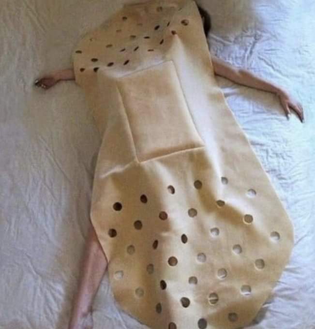 médico: basta colocar um band-aid onde dói   
eu: