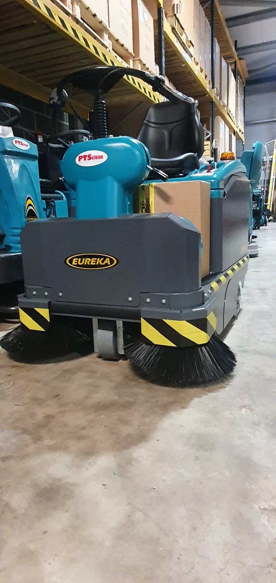 ptsclean's tweet photo. Another 2 x ride on sweepers sold. Customer hired 1 sweeper for 1 week & then decided to buy the exact one they hired & ordered a new one for one of their other sites. We always recommend to try before you buy π #TheCleaningMachinePeople #PTSClean #DustFree https://t.co/9jdaG0C2BM