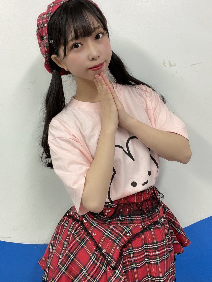 m0632i's tweet photo. 今年も年賀状企画やります！！🥳💗✨
12/1〜12/10までBASEで販売です✨
みんなどしどし頼んでね〜💗💗💗 https://t.co/e1lwpbCwWm