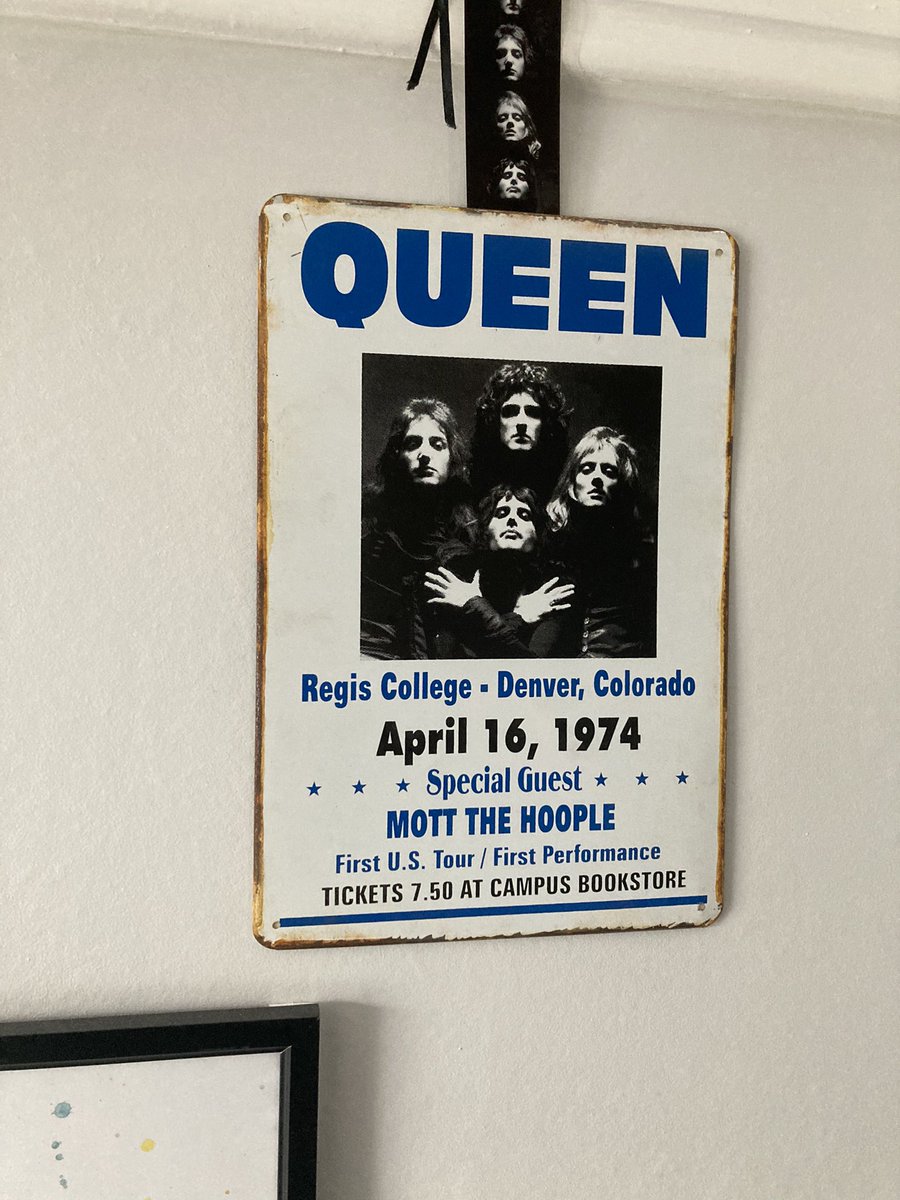 ChrisHigh2's tweet photo. @thequeenpod and some other stuff! https://t.co/m76wb6AYE4