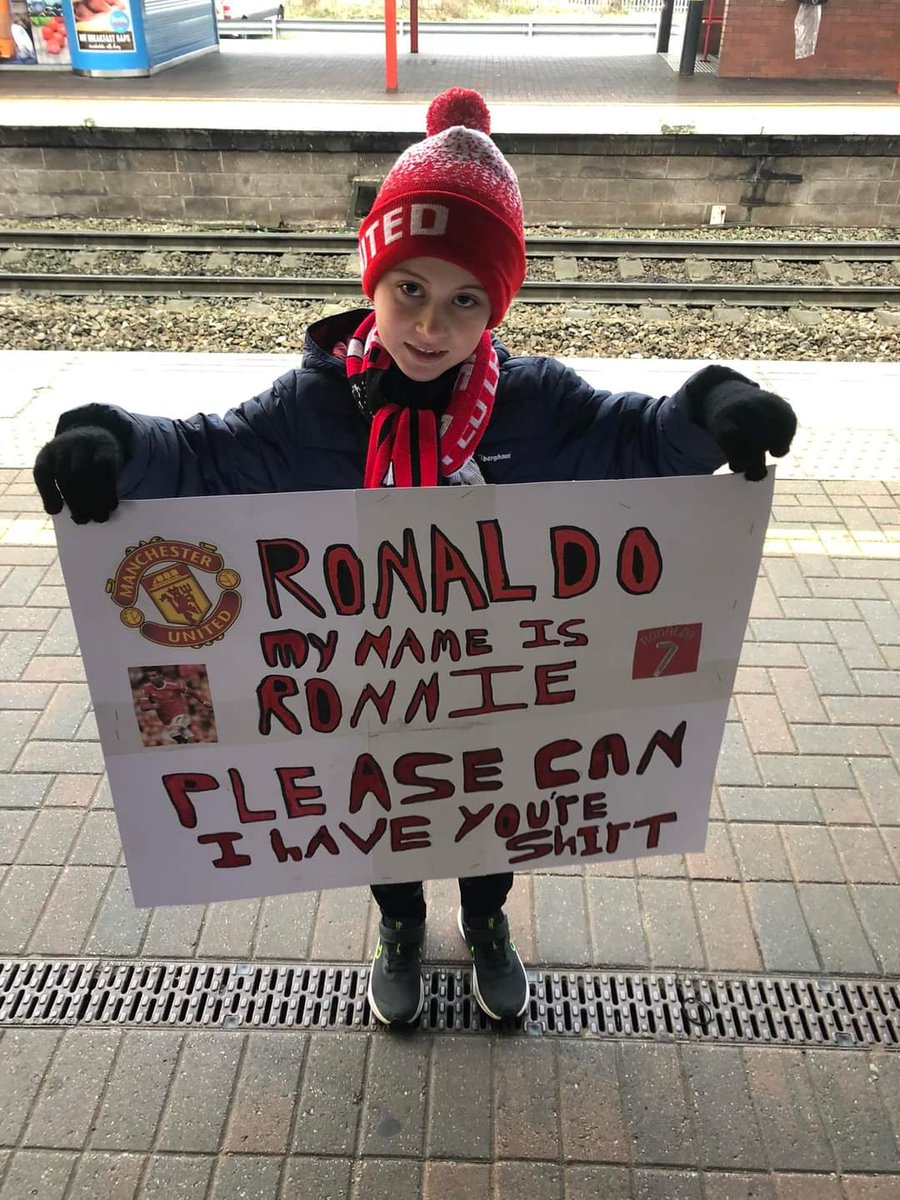 jacko92mufc's tweet image. My god son on his way to his first away game 🔴⚪⚫

#VIVARONALDO #MUFC #ManUtd
@ManUtd @Cristiano