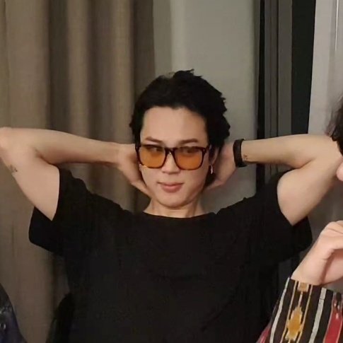 21centuryoon's tweet photo. Takook; 'Flirting'     
             Jimin be like;" REALLY!?, In my front of my sunglasses!?" https://t.co/Tna8XPuYiL