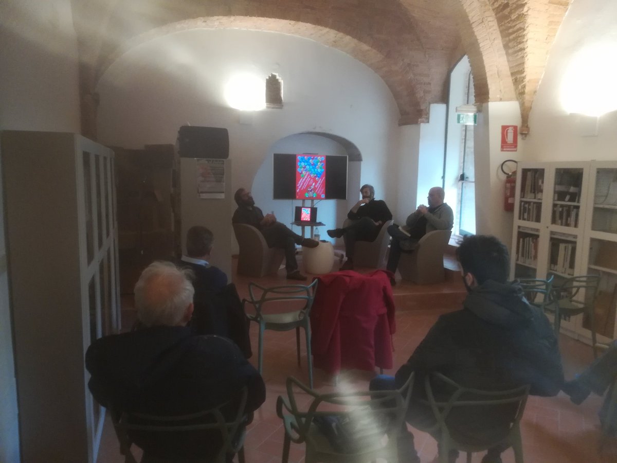 MGabbrielli's tweet photo. Tommaso Mongelli @LaPravdania presenta il suo libro "La botte dei vecchi videogiochi" in biblioteca San Miniato Luzi https://t.co/P3Tktj3ScP