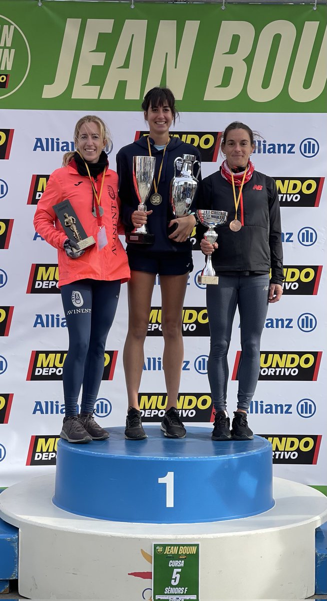 CAManresa's tweet photo. Una espectacular @txell921 s'encarama al segon esglaó de la 98a Internacional Jean Bouin 🥈
#Manresa #atletisme #avinent https://t.co/kfCROtBAvP