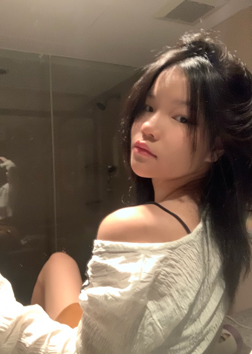 baby blue tweet media