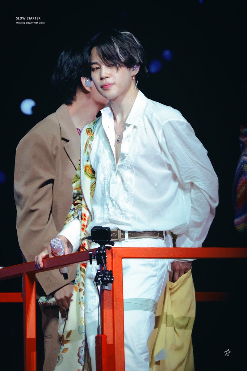 slowstarter1013's tweet photo. 211127 PTD LA HQ
그냥 좋다 흑흑🥲

#JIMIN #JIMINS #ParkJimin #ジミン 
@BTS_twt https://t.co/RXW7KnPJsr