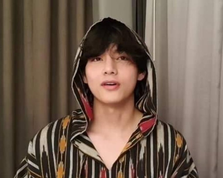 minvjkk's tweet photo. 🐥���🐰*fue por ahí diciendo la ment final*:

"Pasamos un tiempo hermoso con ARMYS que estaba lleno de emociones / fue un momento que calentaba el corazón .¿No creo que estemos planeando parar ? Te amo , ejercito borahae bbyong*" https://t.co/SXQNs03hEw