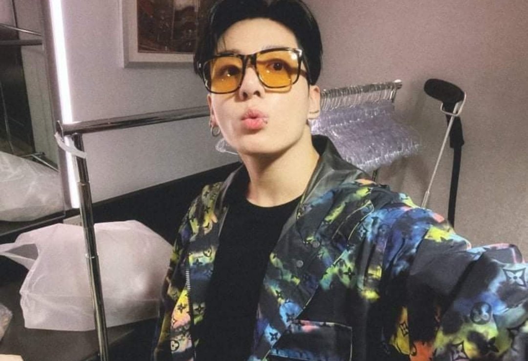 minvjkk's tweet photo. Estoy subiendo fotitos , pasen por mi cuenta <33 #PTD_ON_STAGE_LA #JUNGKOOK https://t.co/ISH8axbha3