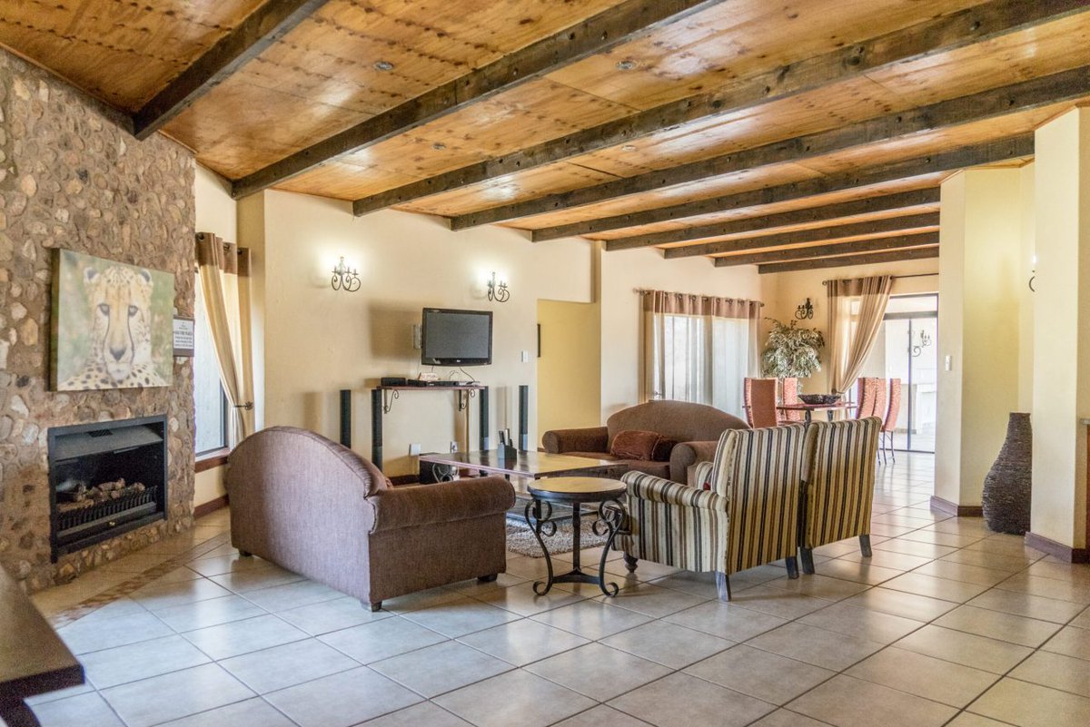 ZebulaLodge's tweet photo. Need to take a break from the news, Christmas Crowds and more? Then take advantage of our Dec promo and get a 30% discount on our standard rates. Stay at the famed Zebula Dream House from only R2823.50 per night Visit https://t.co/0JPgi37Gdm to book
#zebula #limpopo https://t.co/o2SnkB3yIx