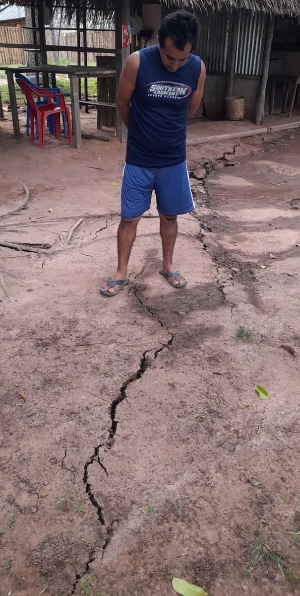 hco_tv's tweet photo. #Amazonas #Sauce 
Movimiento sísmico que se produjo esta mañana agrieta parte de terrenos en el sector  2 de mayo en Sauce. https://t.co/7aFCIuc6pJ