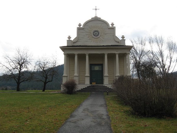 mikebro65302392's tweet photo. I was in Idaho a few years ago visiting a high school friend, who took me to this old church, the Cataldo Mission. Built in the 1850's I think. The oldest building in Idaho. #church #oldchurch #Idaho #oldstructures #architecture https://t.co/ABYgNZVxI5