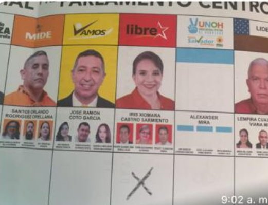 catracho146's tweet photo. Y vos como votantes Catracho? #YoVotoXHonduras #XiomaraPresidenta ❤ #HLVS @XiomaraCastroZ #XC7 #HoySiSeVan 👋 https://t.co/MLAKHM5n99