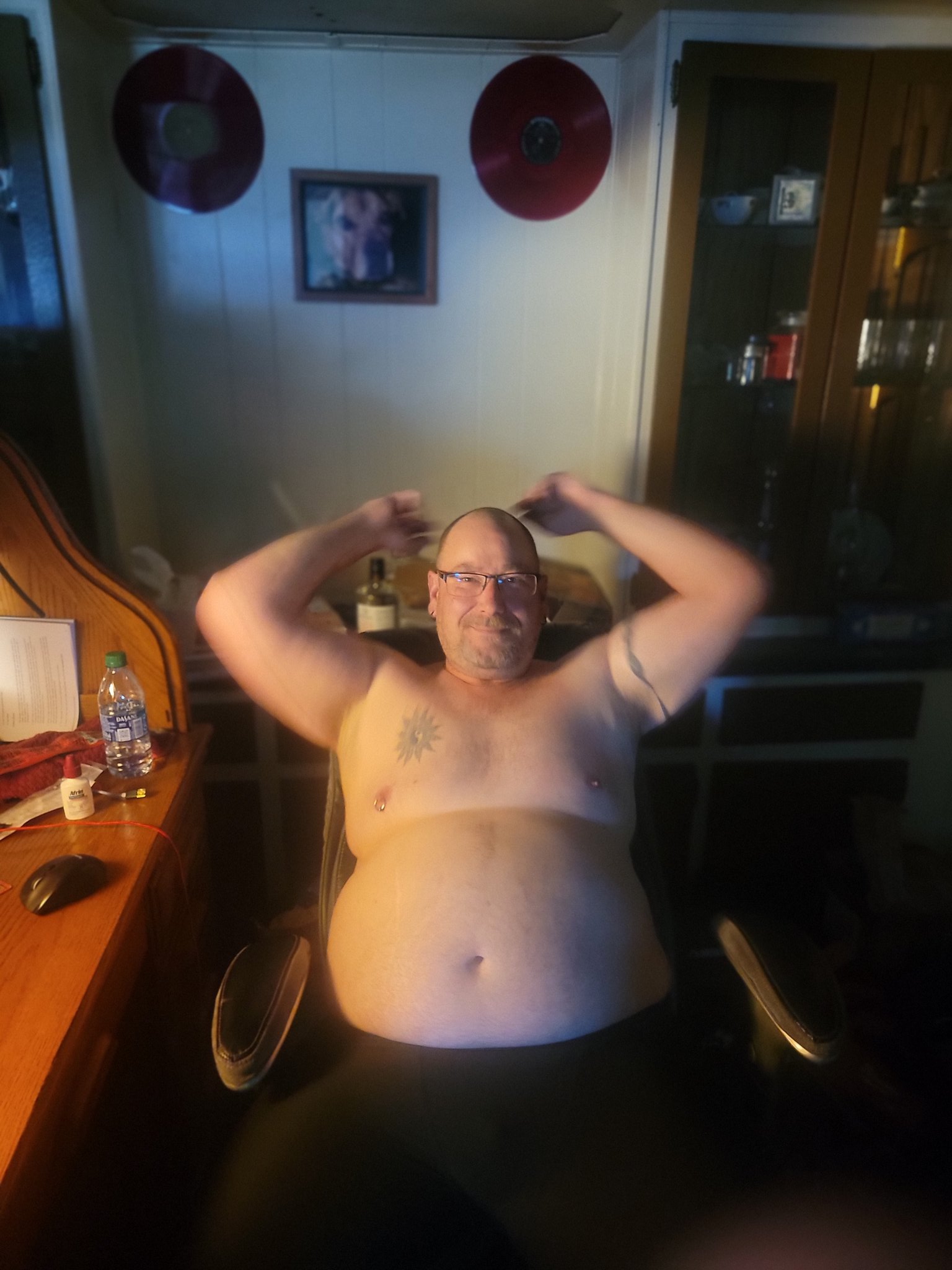1 pic. Who loves a nice big belly 
https://t.co/j7Cj0T0vD5
#gay #hugebooty #gayslut #onlyfans #pornhub
