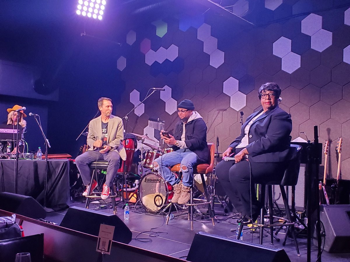 KeepKirk's tweet photo. It was fire 🔥.  Candidates shared their words and their souls in the music choices. @VenkmansATL #VERZUZ battle #closingarguments https://t.co/OJgA1aK5G2